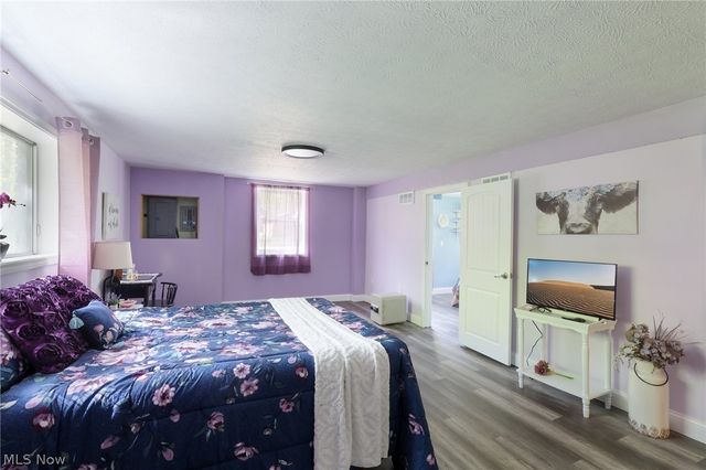 1570 N County Line Road, Madison, OH 44057