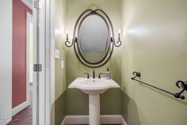 127 Graylyn Drive, Chapel Hill, NC 27516