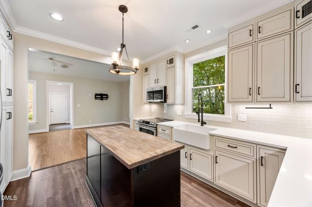 127 Graylyn Drive, Chapel Hill, NC 27516