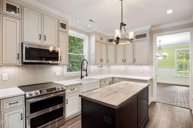 127 Graylyn Drive, Chapel Hill, NC 27516