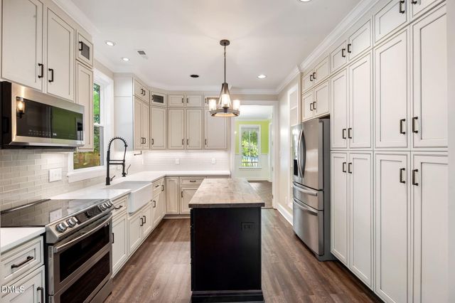 127 Graylyn Drive, Chapel Hill, NC 27516