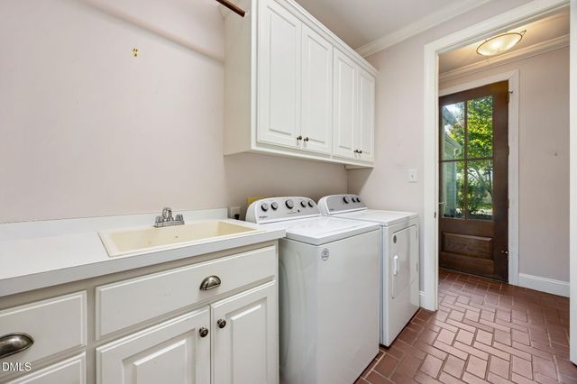 127 Graylyn Drive, Chapel Hill, NC 27516