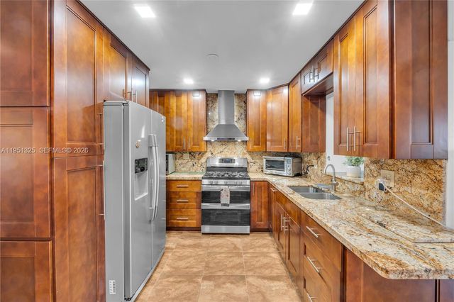 7750 Panama St, Miramar, FL 33023