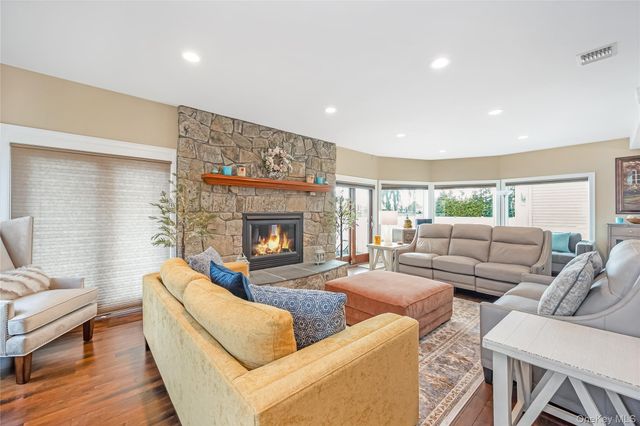 120 Neptune Place, Massapequa, NY 11758