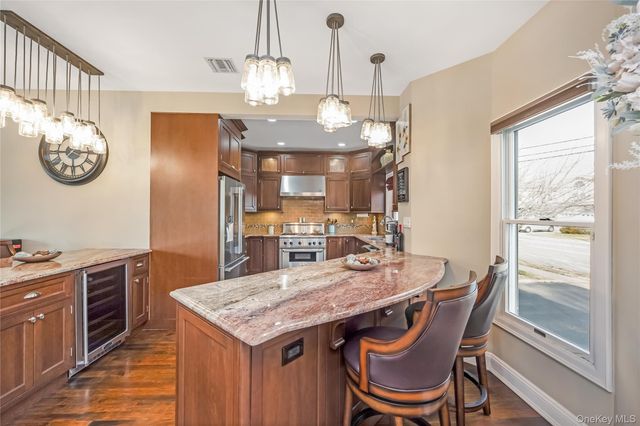 120 Neptune Place, Massapequa, NY 11758