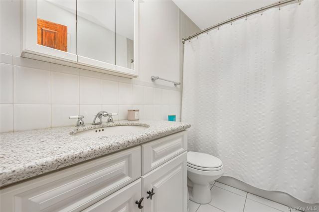 120 Neptune Place, Massapequa, NY 11758