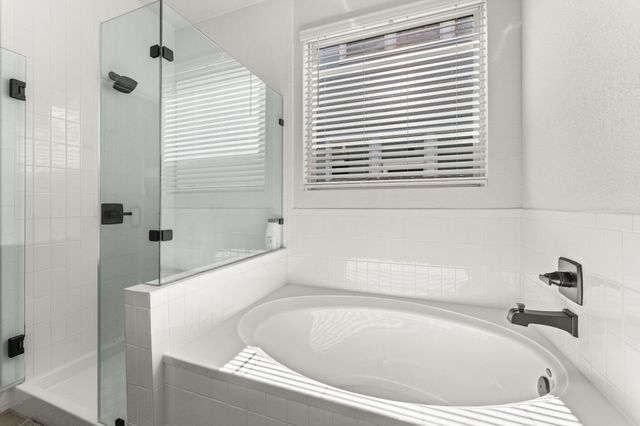 8512 McKamy DR, Austin, TX 78744