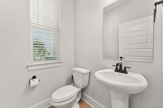 8512 McKamy DR, Austin, TX 78744