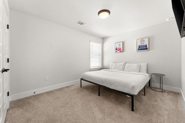 8512 McKamy DR, Austin, TX 78744