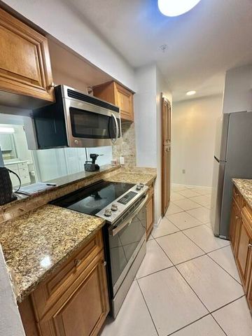 2305 S Congress Avenue 11, Boynton Beach, FL 33426