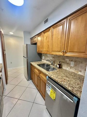 2305 S Congress Avenue 11, Boynton Beach, FL 33426