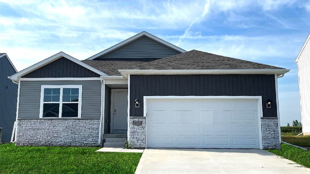 3328 12TH Avenue SW, Altoona, IA 50009