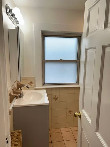 80 Montclair Ave, Quincy, MA 02171