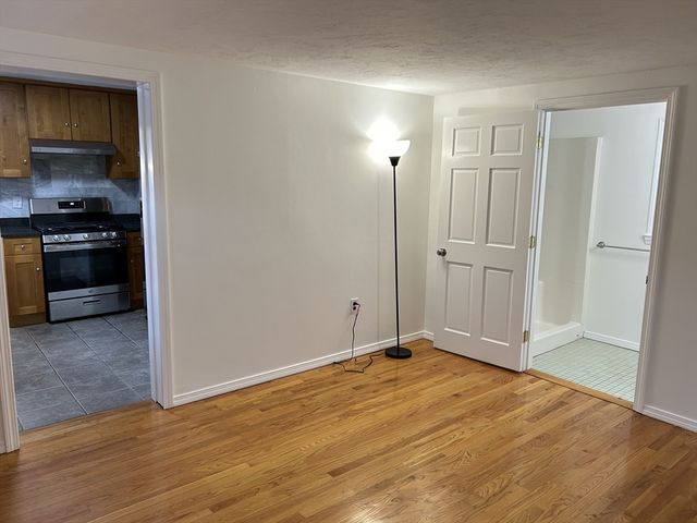 80 Montclair Ave, Quincy, MA 02171