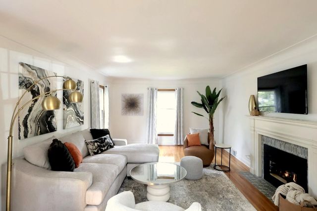 1857 Ford Parkway, Saint Paul, MN 55116