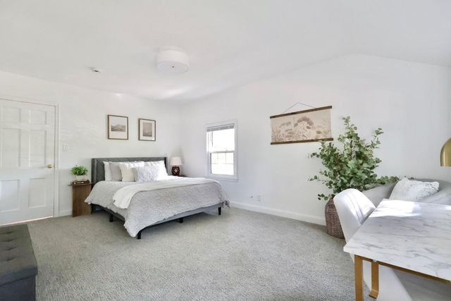 1857 Ford Parkway, Saint Paul, MN 55116