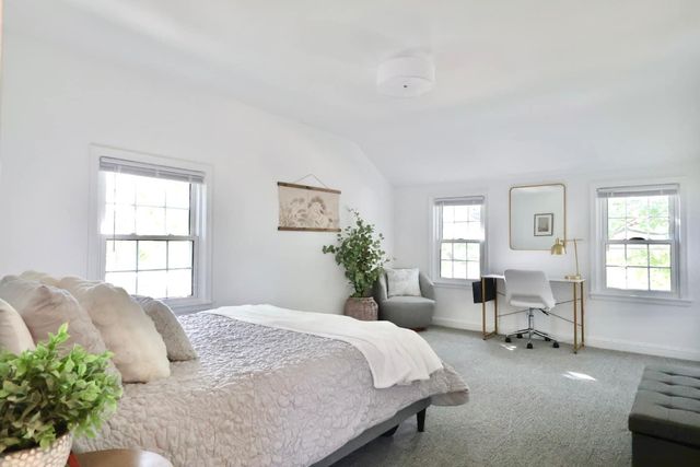 1857 Ford Parkway, Saint Paul, MN 55116