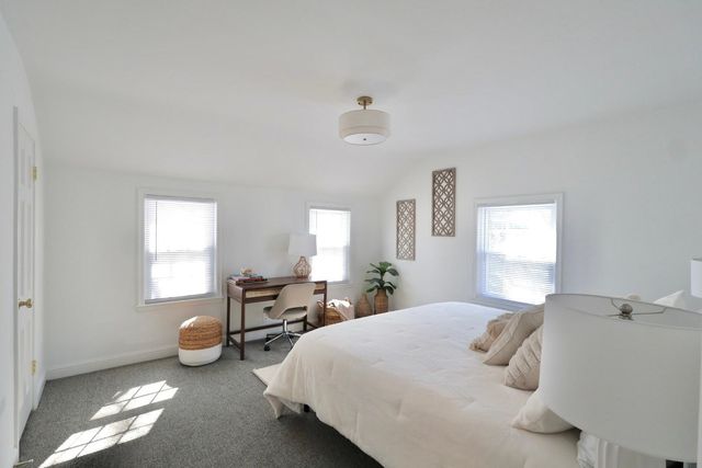 1857 Ford Parkway, Saint Paul, MN 55116