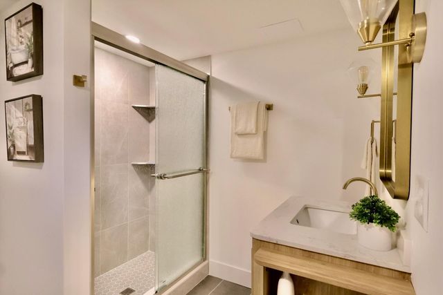 1857 Ford Parkway, Saint Paul, MN 55116