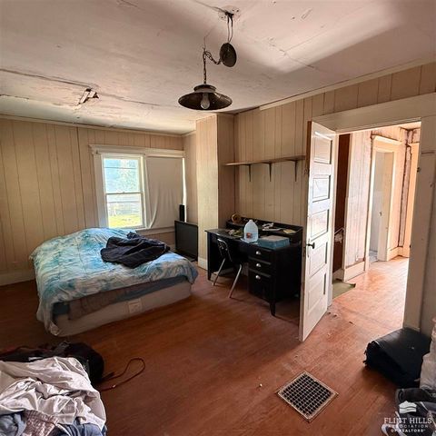 514 N 5th Street, Manhattan, KS 66502