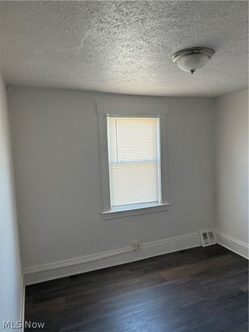 3865 W 40th Street, Cleveland, OH 44109