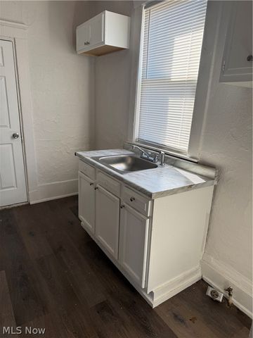 3865 W 40th Street, Cleveland, OH 44109