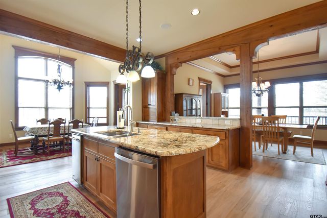 1860 Holcomb Cir, Tyler, TX 75703