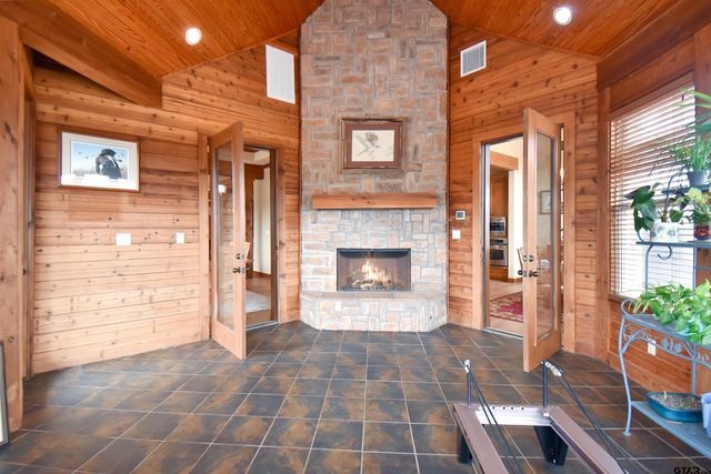 1860 Holcomb Cir, Tyler, TX 75703