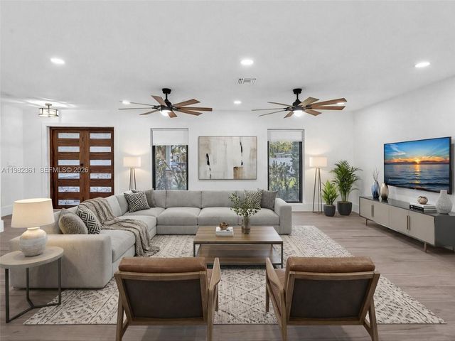 1501 NW 109th Ter, Pembroke Pines, FL 33026