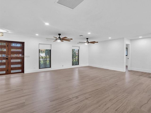 1501 NW 109th Ter, Pembroke Pines, FL 33026