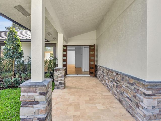 1501 NW 109th Ter, Pembroke Pines, FL 33026