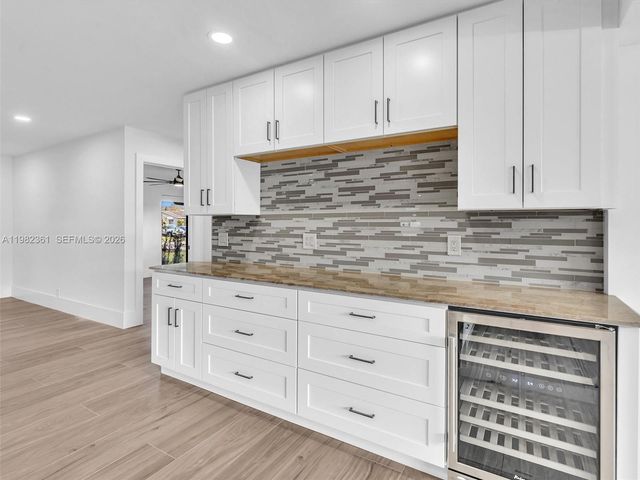 1501 NW 109th Ter, Pembroke Pines, FL 33026