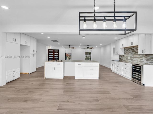 1501 NW 109th Ter, Pembroke Pines, FL 33026