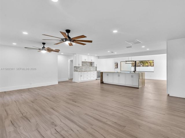 1501 NW 109th Ter, Pembroke Pines, FL 33026