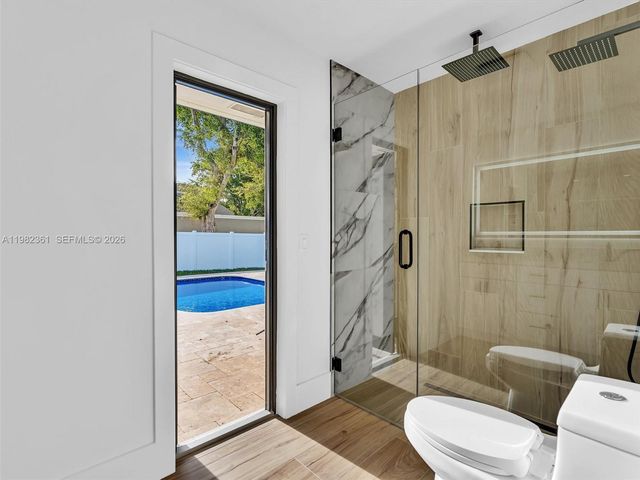 1501 NW 109th Ter, Pembroke Pines, FL 33026