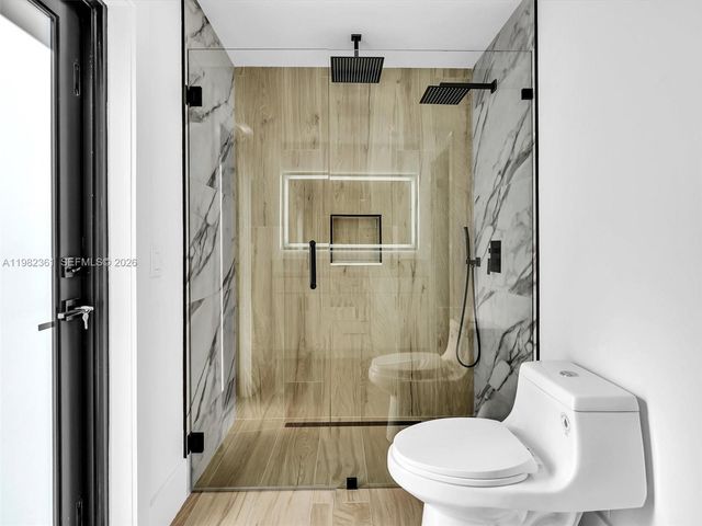 1501 NW 109th Ter, Pembroke Pines, FL 33026