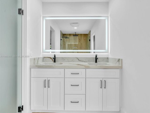 1501 NW 109th Ter, Pembroke Pines, FL 33026