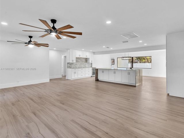 1501 NW 109th Ter, Pembroke Pines, FL 33026