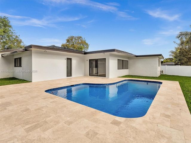 1501 NW 109th Ter, Pembroke Pines, FL 33026