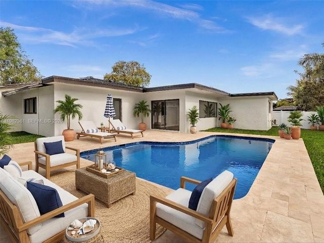 1501 NW 109th Ter, Pembroke Pines, FL 33026