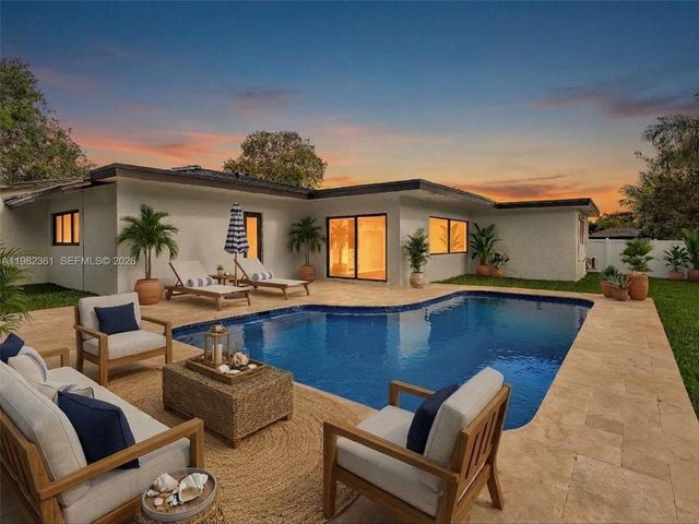 1501 NW 109th Ter, Pembroke Pines, FL 33026