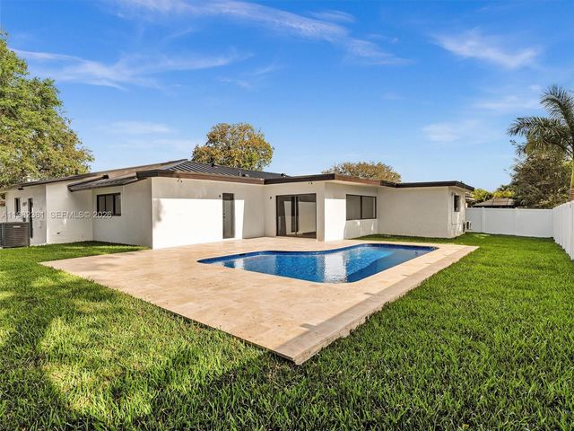 1501 NW 109th Ter, Pembroke Pines, FL 33026