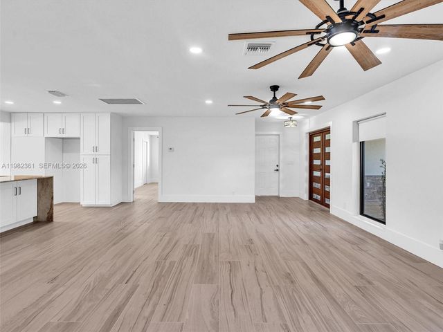 1501 NW 109th Ter, Pembroke Pines, FL 33026