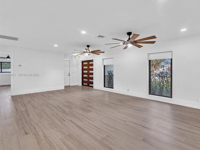 1501 NW 109th Ter, Pembroke Pines, FL 33026