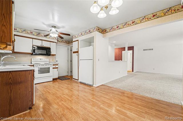 32890 Chapman Circle, Westland, MI 48185