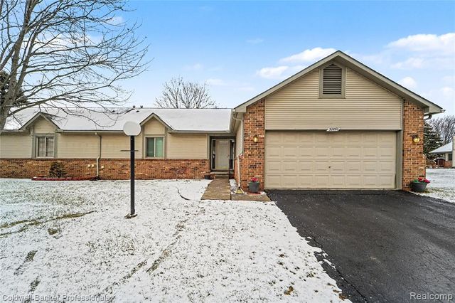 32890 Chapman Circle, Westland, MI 48185