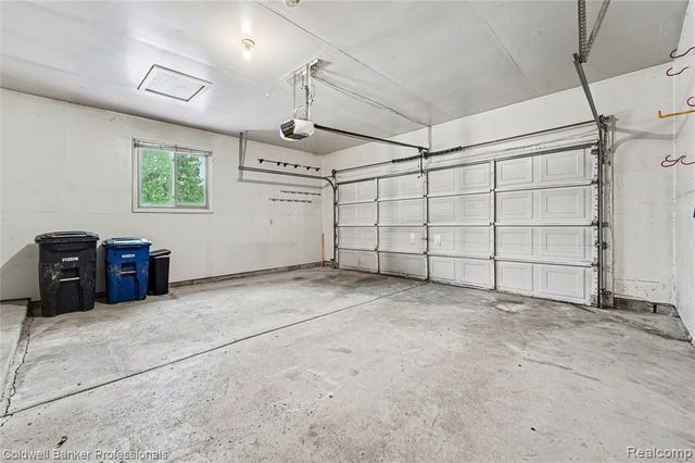 32890 Chapman Circle, Westland, MI 48185