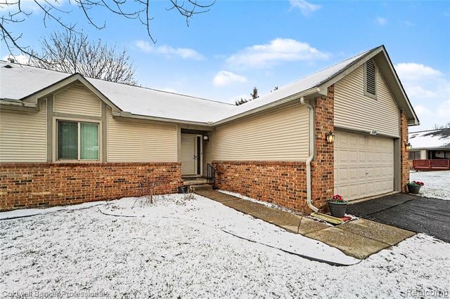 32890 Chapman Circle, Westland, MI 48185