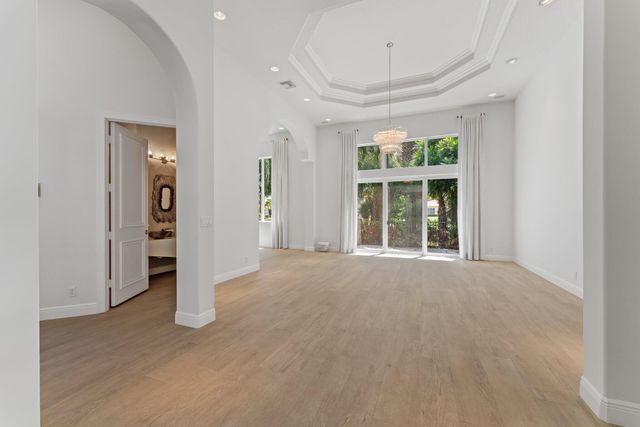 128 Abondance Drive, Palm Beach Gardens, FL 33410