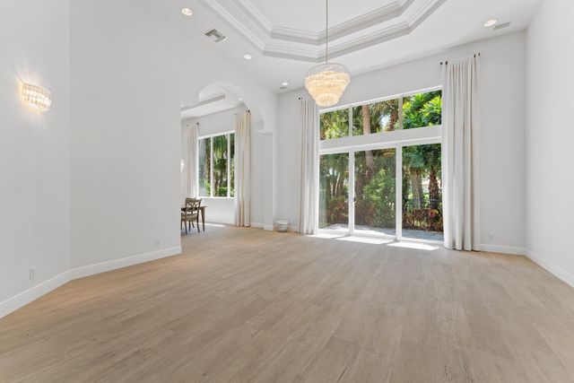 128 Abondance Drive, Palm Beach Gardens, FL 33410